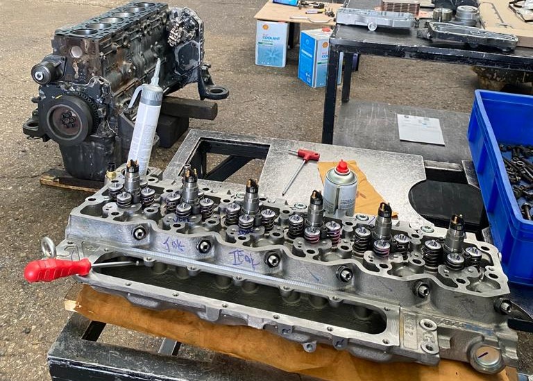 Motor Revizyonu, Hidrolik Sistem Revizyonu, Kaynak Ve Kova Revizyonu, Elektrik Grubu Revizyonu, Enjektör Grupları, Kelepçeler, Pistonlu Pompa Parçaları, Hidrolik Pompalar, Filtreler, Hidrolik Silindir, İş Makinası, Komatsu, Komatsu servis